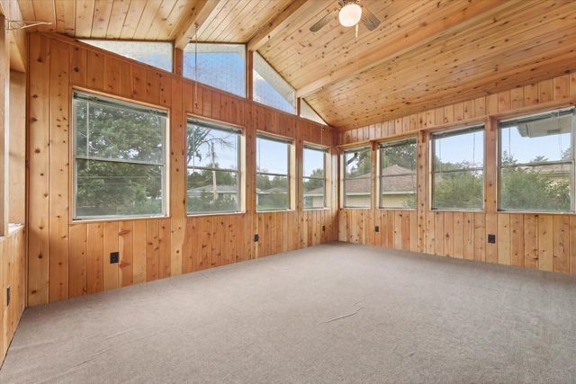 6400 Perry Avenue N, Brooklyn Center, MN 55429