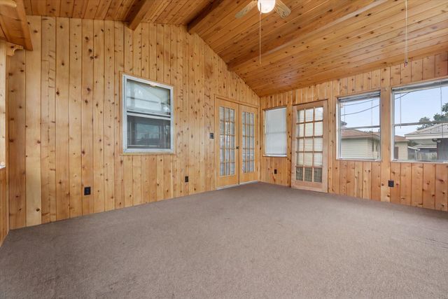 6400 Perry Avenue N, Brooklyn Center, MN 55429
