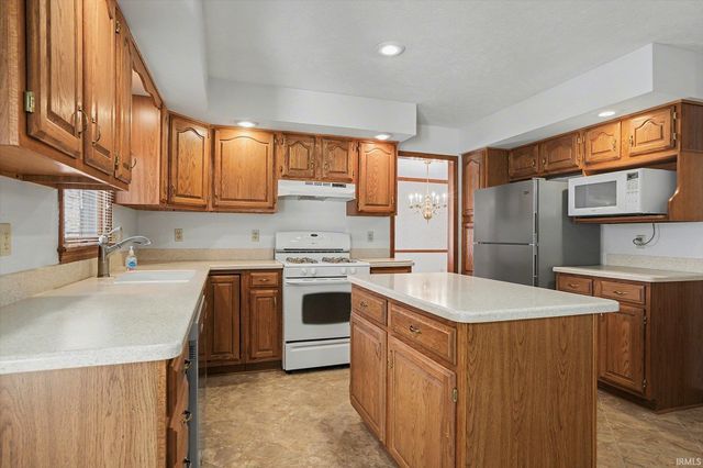 53255 Saint Matthew Court, Granger, IN 46530