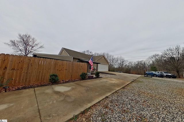 1013 Pearson Road, Woodruff, SC 29388