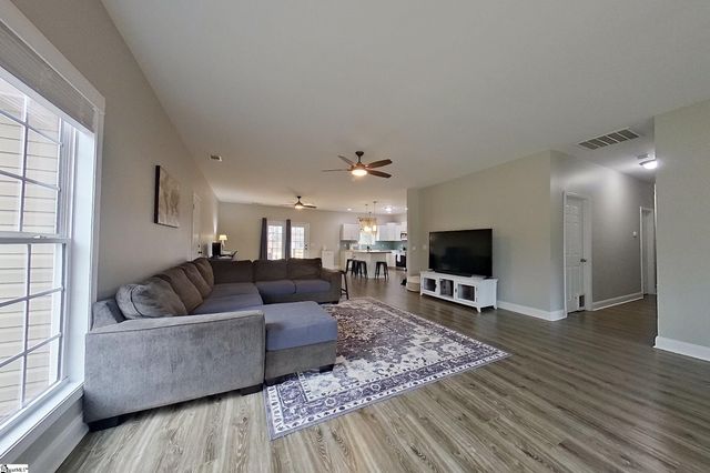 1013 Pearson Road, Woodruff, SC 29388