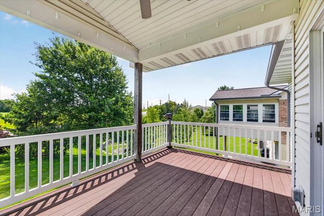 922 Penny Lane, St Peters, MO 63376