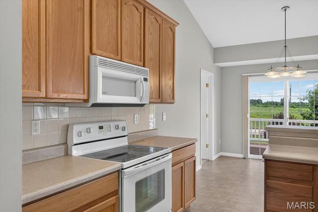922 Penny Lane, St Peters, MO 63376