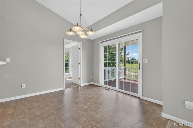 922 Penny Lane, St Peters, MO 63376