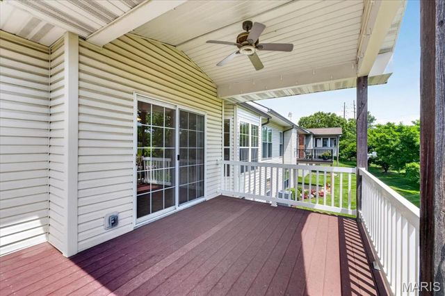 922 Penny Lane, St Peters, MO 63376