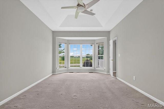 922 Penny Lane, St Peters, MO 63376