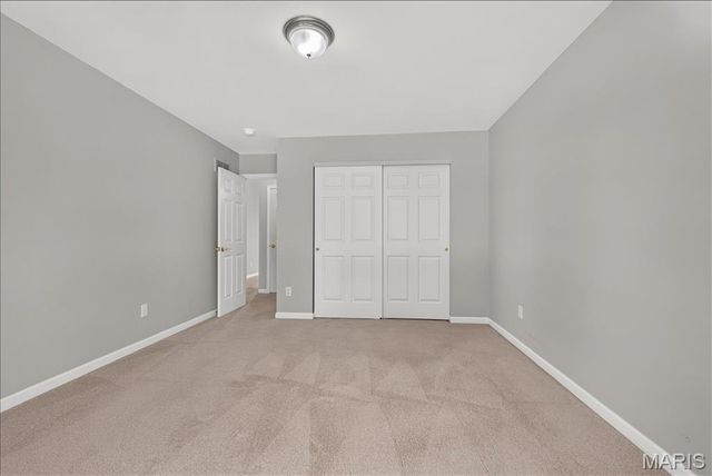 922 Penny Lane, St Peters, MO 63376