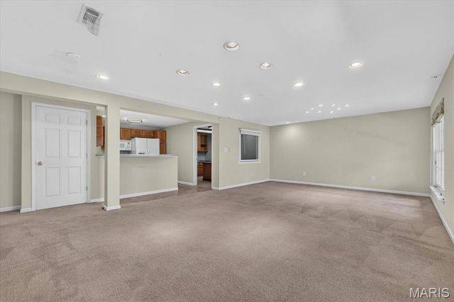 922 Penny Lane, St Peters, MO 63376