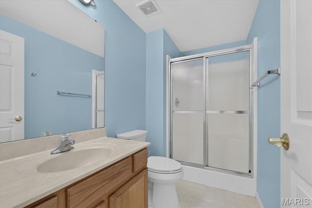 922 Penny Lane, St Peters, MO 63376