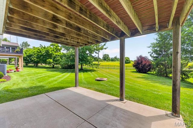 922 Penny Lane, St Peters, MO 63376