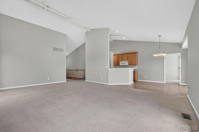 922 Penny Lane, St Peters, MO 63376