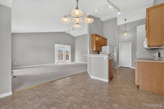 922 Penny Lane, St Peters, MO 63376