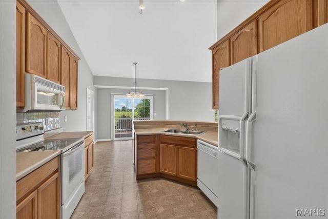 922 Penny Lane, St Peters, MO 63376