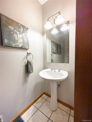 28101 Elwell Road, Belleville, MI 48111