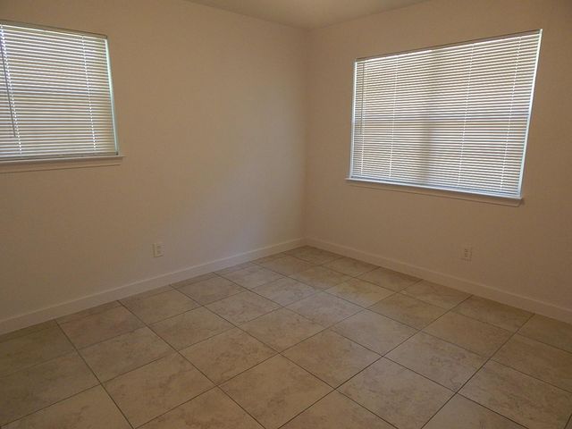 1510 Gordon St ST, Bastrop, TX 78602