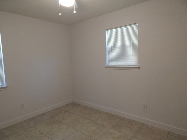 1510 Gordon St ST, Bastrop, TX 78602