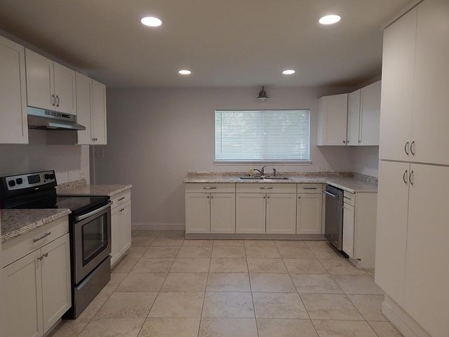 1510 Gordon St ST, Bastrop, TX 78602