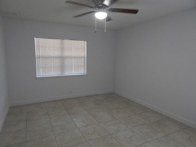 1510 Gordon St ST, Bastrop, TX 78602