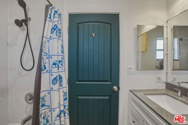 907 N Inglewood Avenue 1, Inglewood, CA 90302