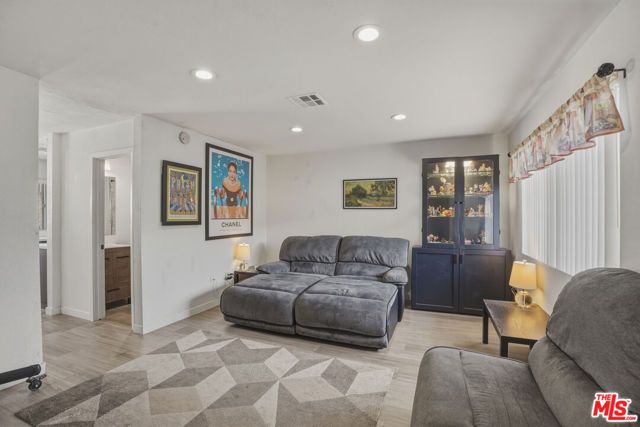 907 N Inglewood Avenue 1, Inglewood, CA 90302