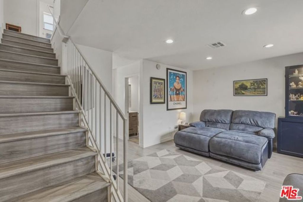 907 N Inglewood Avenue 1, Inglewood, CA 90302