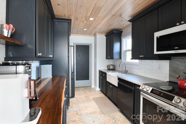 14325 Rocky River Road E, Davidson, NC 28036