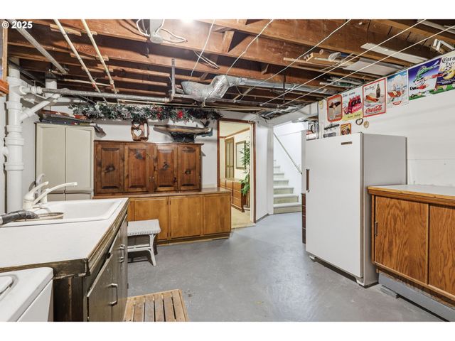 4414 Se 48TH Ave, Portland, OR 97206