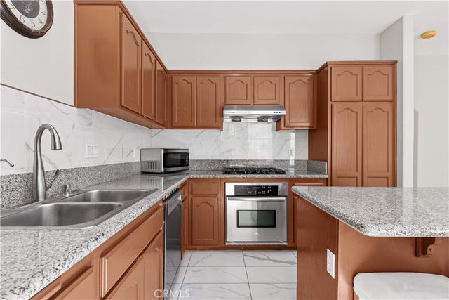 2626 W Ball Road J2, Anaheim, CA 92804