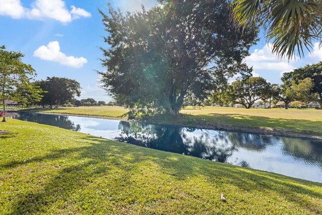 10122 Canoe Brook Circle, Boca Raton, FL 33498