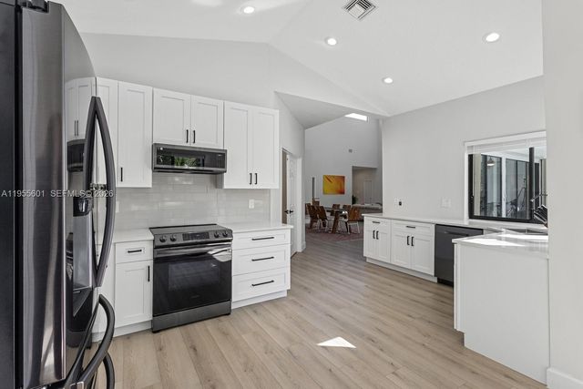 10122 Canoe Brook Circle, Boca Raton, FL 33498