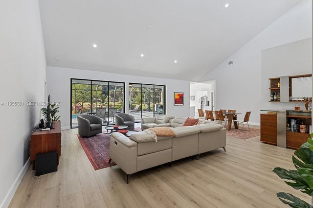 10122 Canoe Brook Circle, Boca Raton, FL 33498