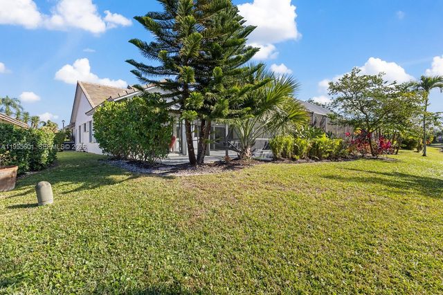 10122 Canoe Brook Circle, Boca Raton, FL 33498