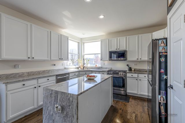 2212 Baxter Court, Elgin, IL 60123