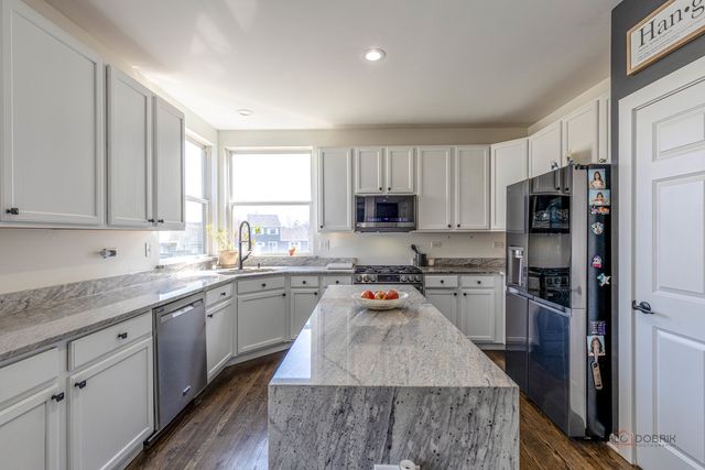 2212 Baxter Court, Elgin, IL 60123