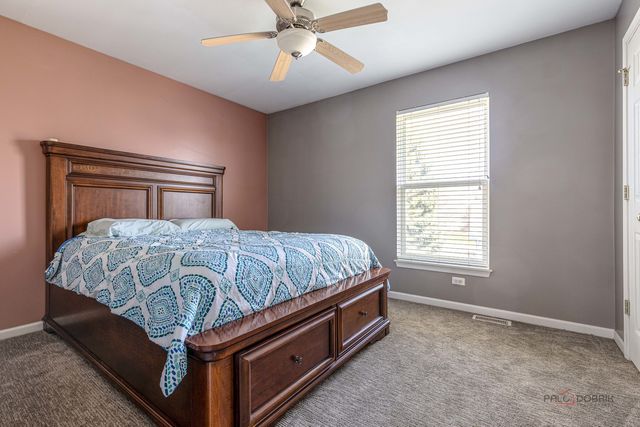 2212 Baxter Court, Elgin, IL 60123