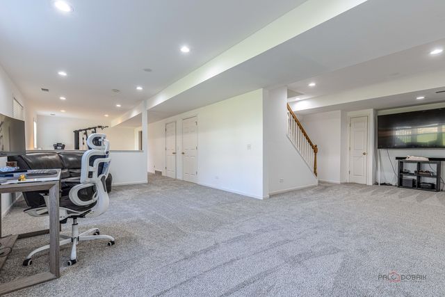 2212 Baxter Court, Elgin, IL 60123