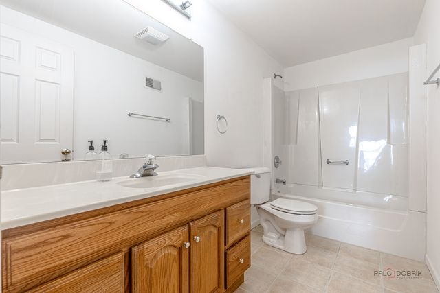 2212 Baxter Court, Elgin, IL 60123