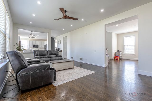 2212 Baxter Court, Elgin, IL 60123