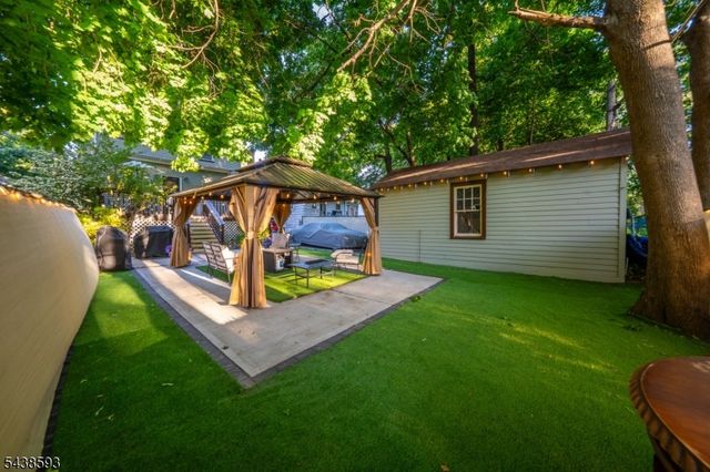 43 Brighton Ave, East Orange City, NJ 07017