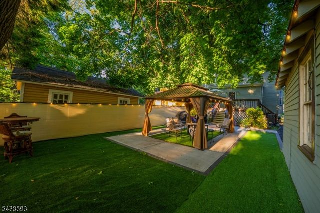43 Brighton Ave, East Orange City, NJ 07017
