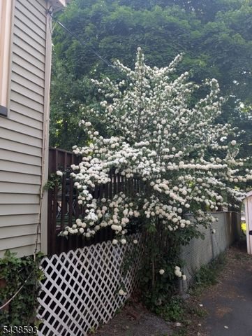 43 Brighton Ave, East Orange City, NJ 07017