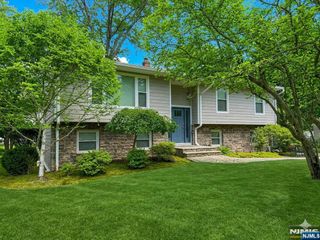 11 N Middletown Road, Montvale, NJ 07645