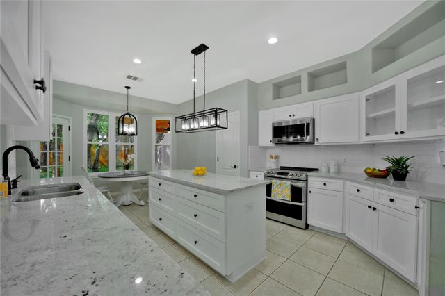 103 Sierra Ridge DR, San Marcos, TX 78666