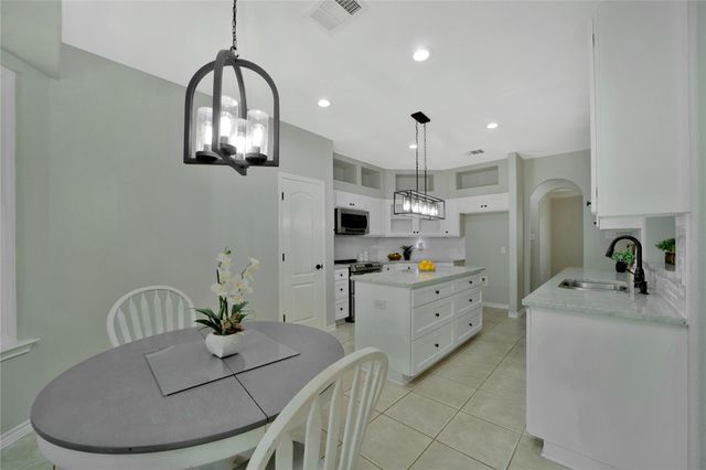 103 Sierra Ridge DR, San Marcos, TX 78666