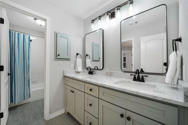 103 Sierra Ridge DR, San Marcos, TX 78666