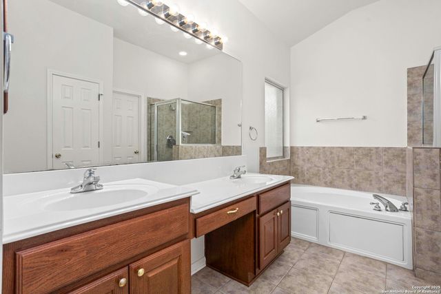 211 Aster Trail, San Antonio, TX 78256