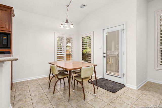 211 Aster Trail, San Antonio, TX 78256