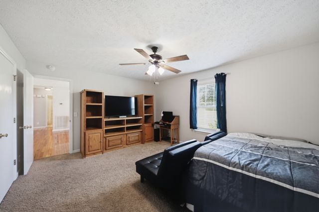 7464 Hoods Branch Rd, Springfield, TN 37172