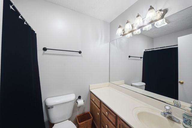 7464 Hoods Branch Rd, Springfield, TN 37172