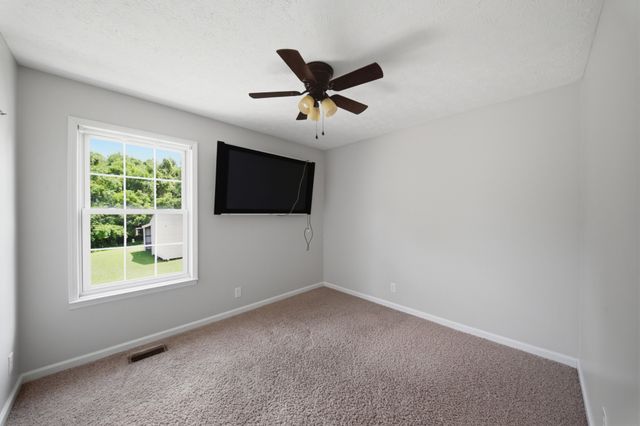 7464 Hoods Branch Rd, Springfield, TN 37172
